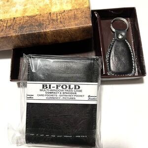Bi-Fold Hand‎ Crafted in Genuine Leather Black Wallets W/ Multi-Window Pass Case